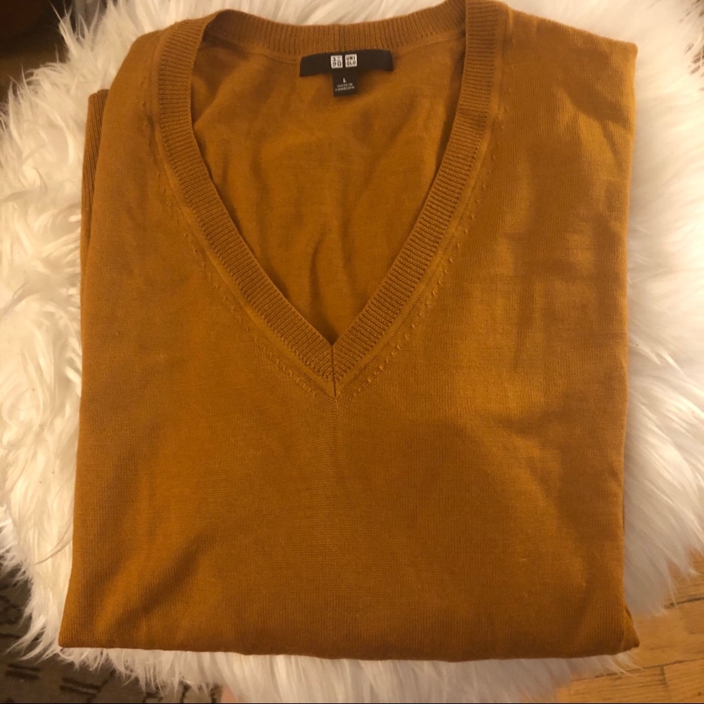 V neck sweater